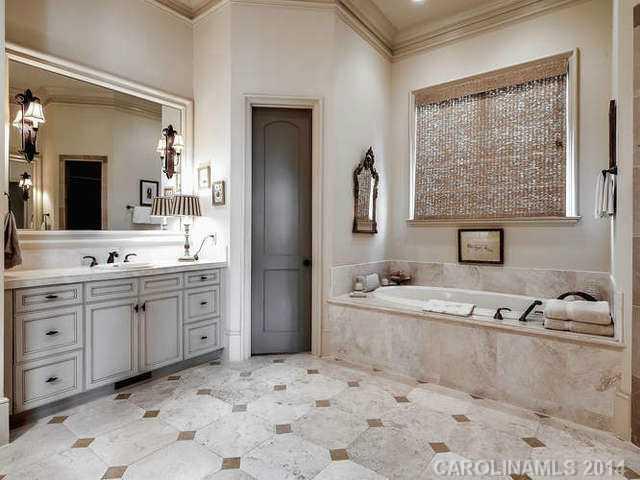 2538 Oxford Place Charlotte NC 28207