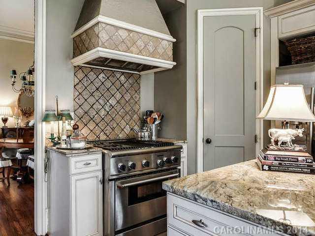 2538 Oxford Place Charlotte NC 28207