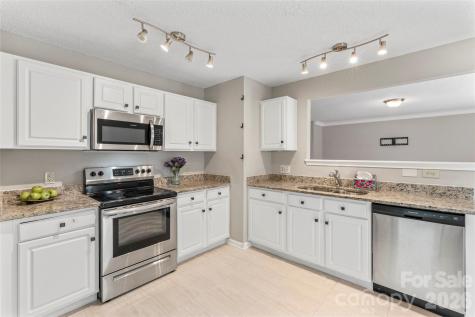 4208 Shasta Circle Clover SC 29710
