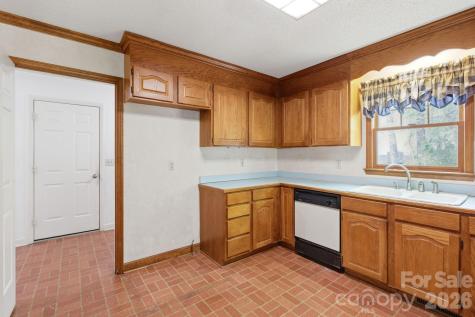4804 Elmhurst Drive NE Hickory NC 28601