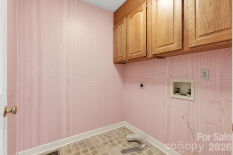 4804 Elmhurst Drive NE Hickory NC 28601