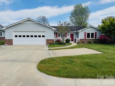 208 Dartcrest Drive Hendersonville NC 28792