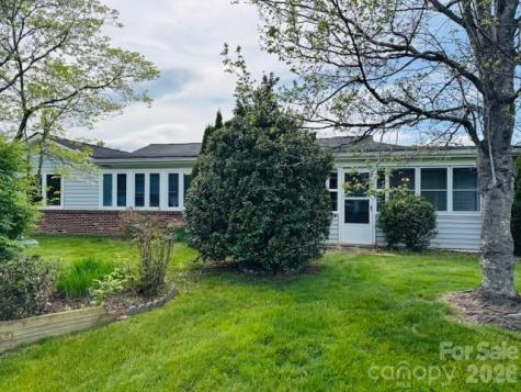 208 Dartcrest Drive Hendersonville NC 28792
