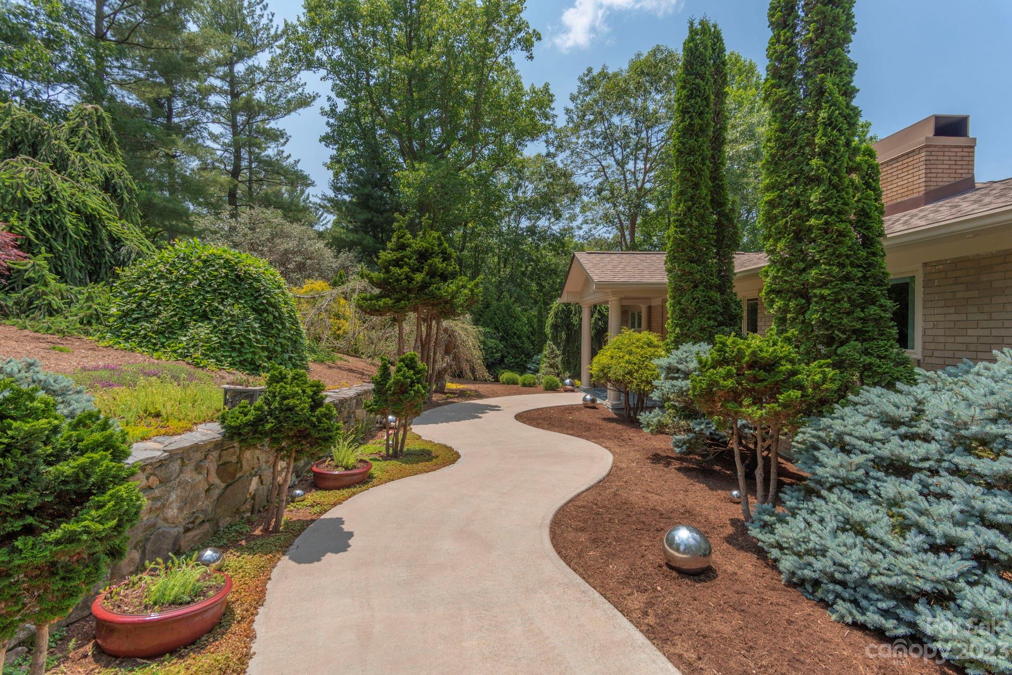 82 Westhaven Drive Asheville NC 28804