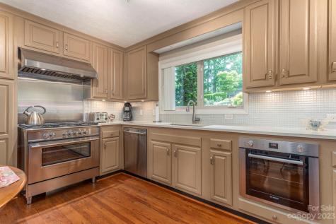 82 Westhaven Drive Asheville NC 28804