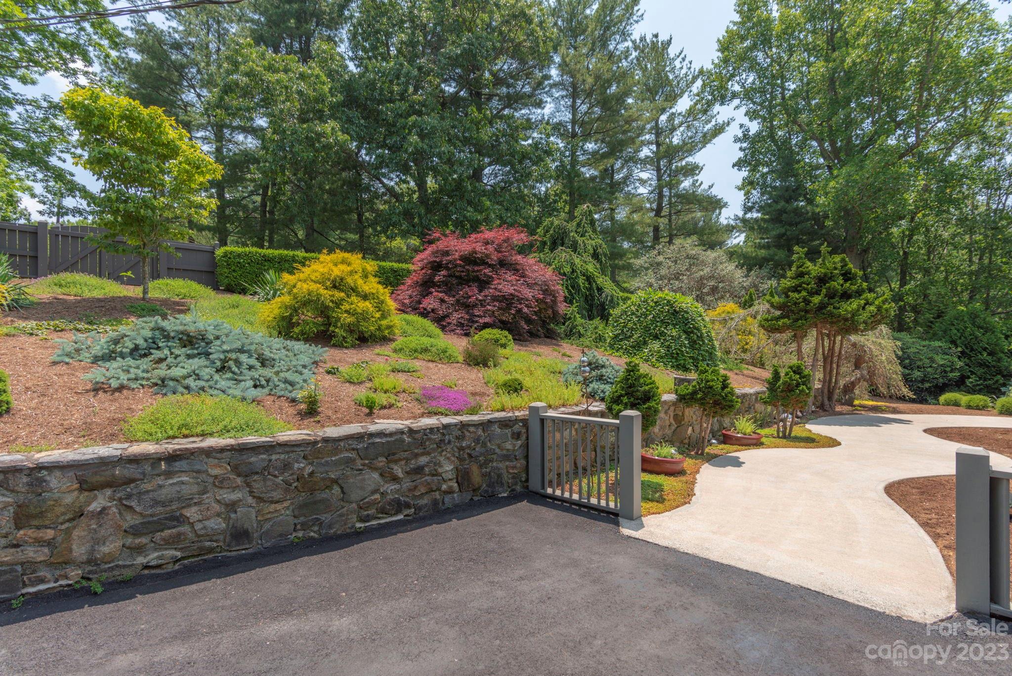 82 Westhaven Drive Asheville NC 28804