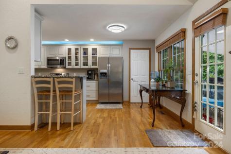 140 Hillside Drive Swannanoa NC 28778