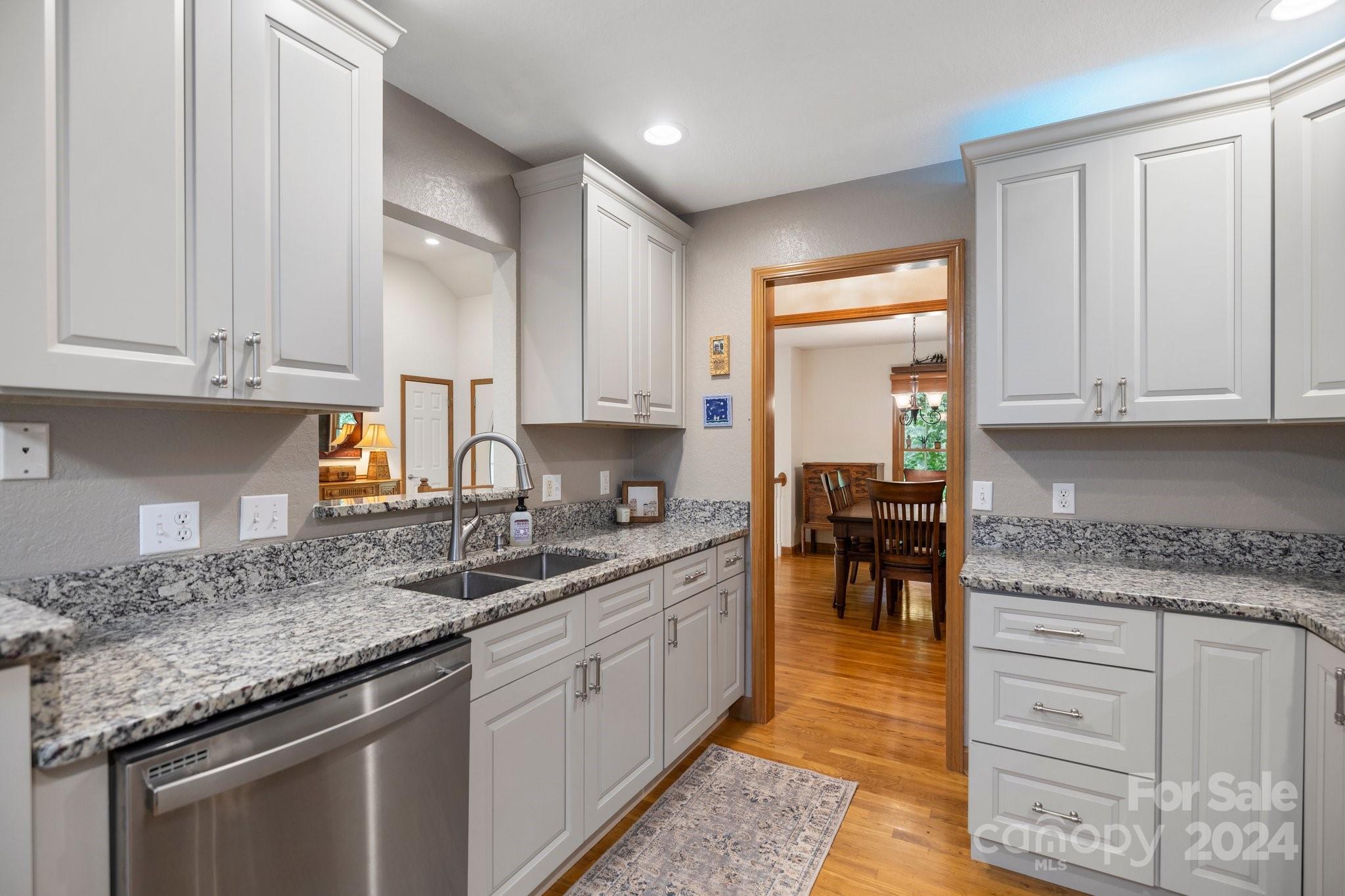 140 Hillside Drive Swannanoa NC 28778