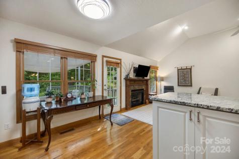 140 Hillside Drive Swannanoa NC 28778