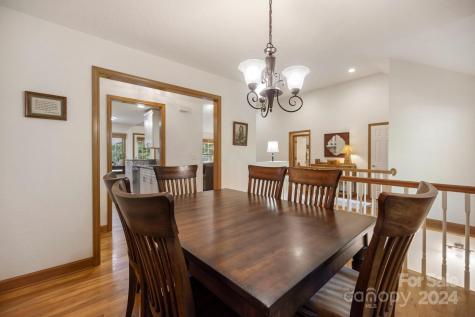 140 Hillside Drive Swannanoa NC 28778