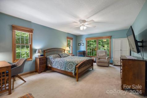 140 Hillside Drive Swannanoa NC 28778