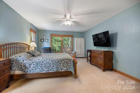 140 Hillside Drive Swannanoa NC 28778