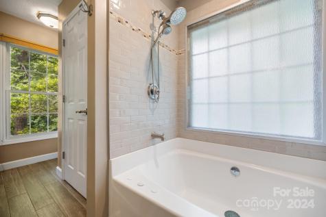 140 Hillside Drive Swannanoa NC 28778