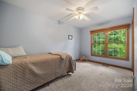 140 Hillside Drive Swannanoa NC 28778