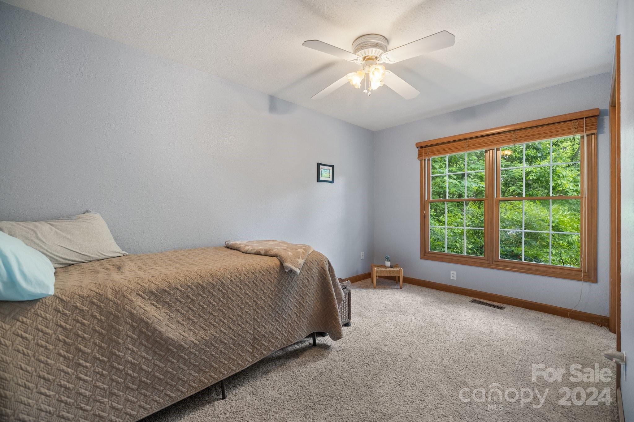 140 Hillside Drive Swannanoa NC 28778
