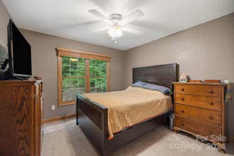 140 Hillside Drive Swannanoa NC 28778