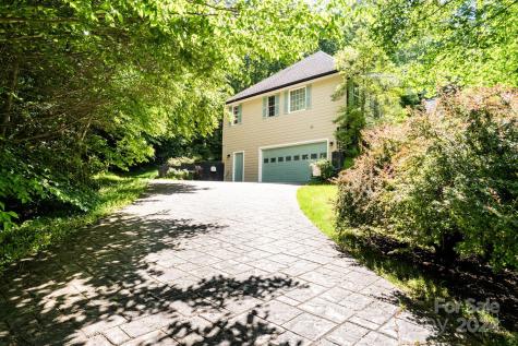 140 Hillside Drive Swannanoa NC 28778