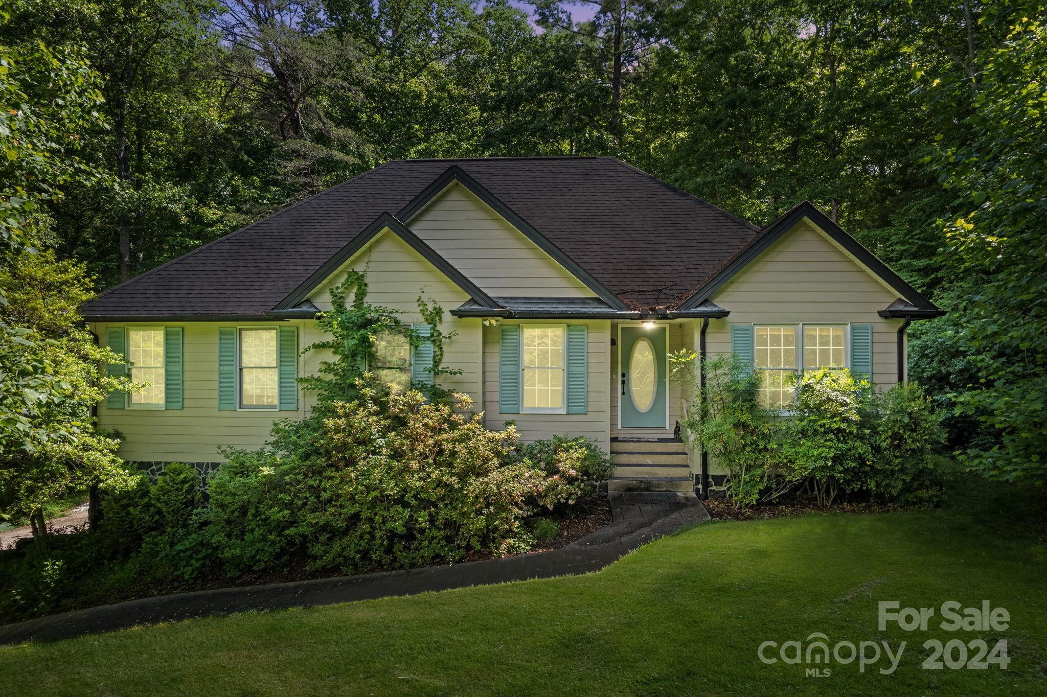 140 Hillside Drive Swannanoa NC 28778