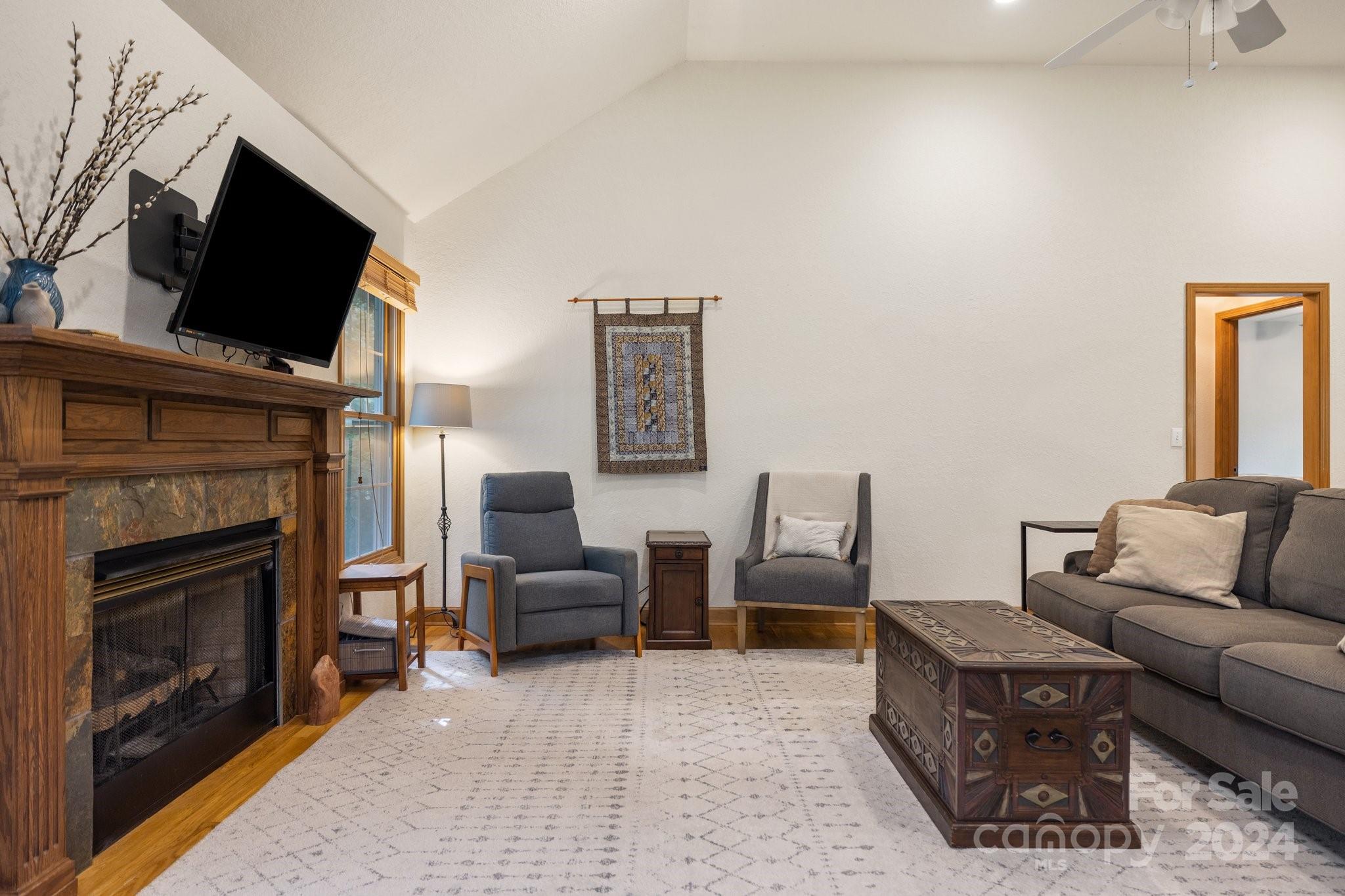 140 Hillside Drive Swannanoa NC 28778