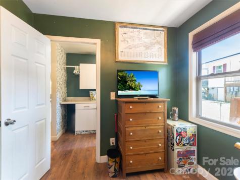 10 Mctindal Circle Asheville NC 28803