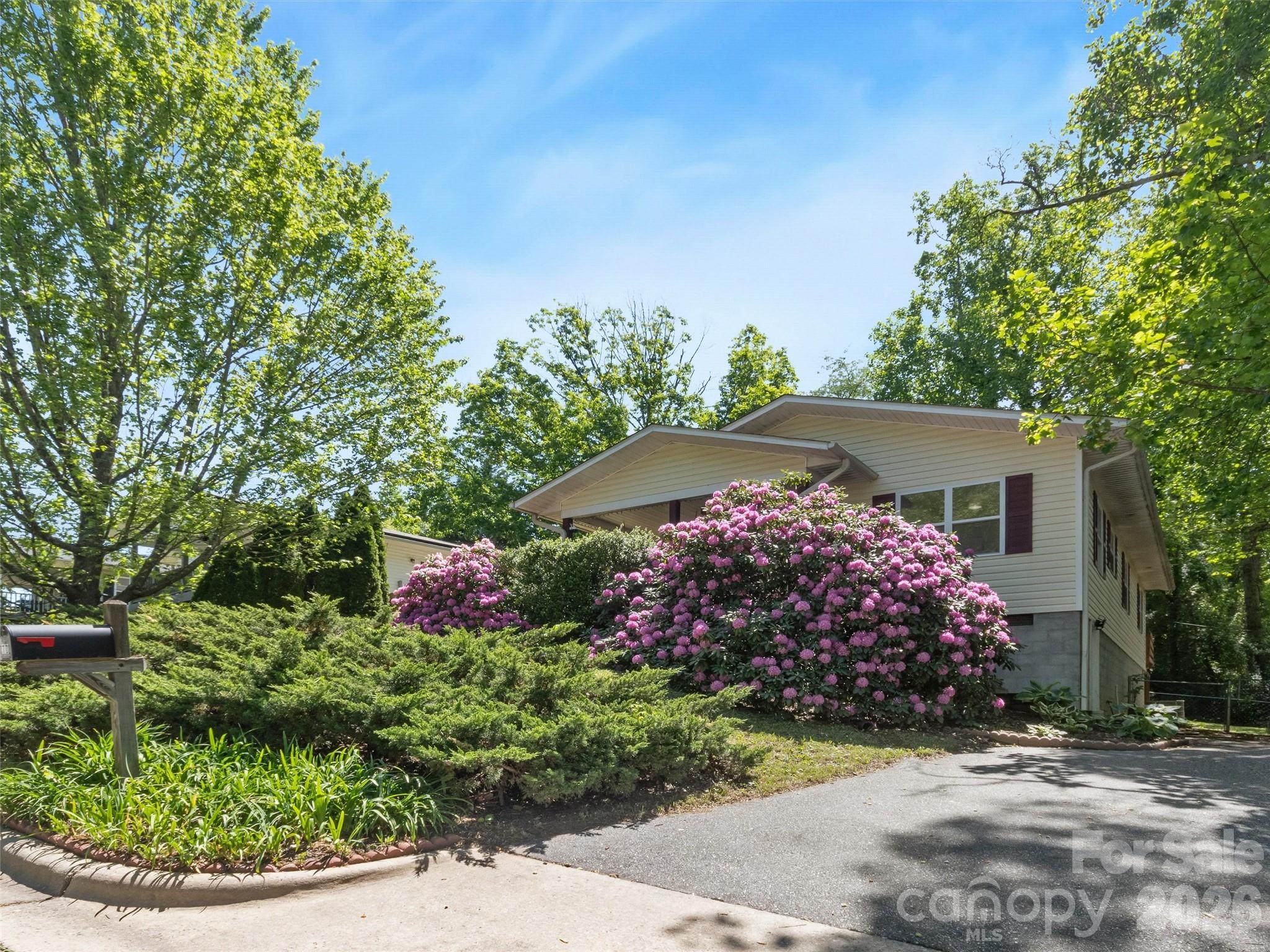 10 Mctindal Circle Asheville NC 28803