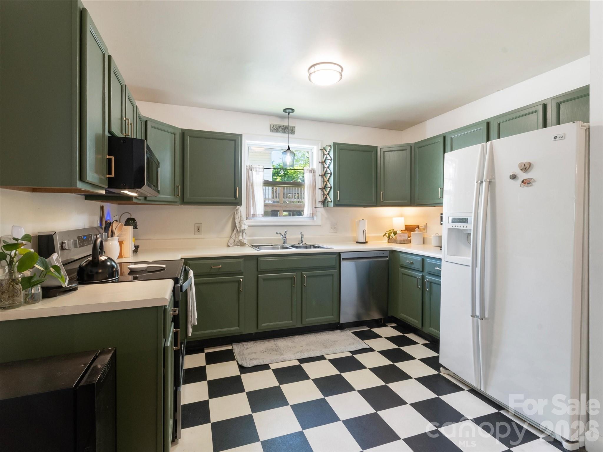 10 Mctindal Circle Asheville NC 28803