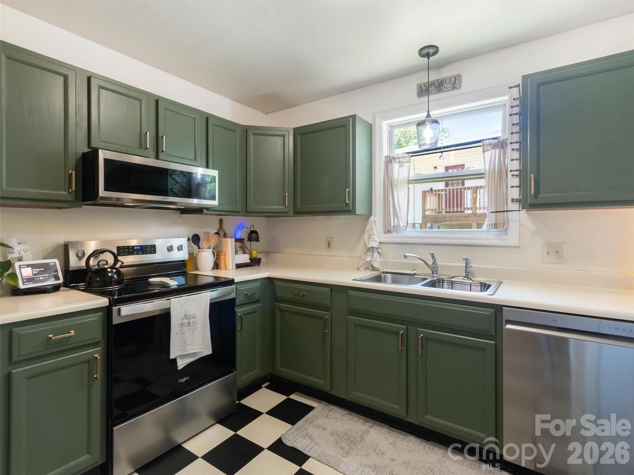 10 Mctindal Circle Asheville NC 28803