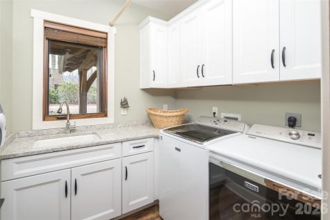 1220 Sweetgrass Drive Blowing Rock NC 28605
