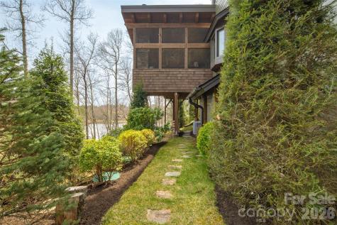 1220 Sweetgrass Drive Blowing Rock NC 28605