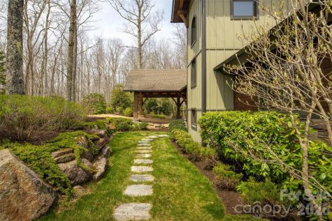 1220 Sweetgrass Drive Blowing Rock NC 28605