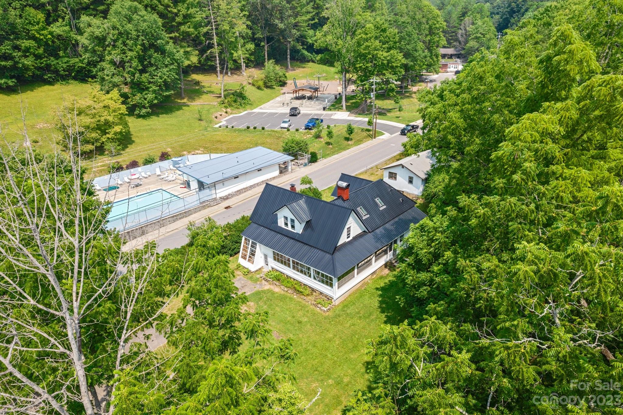 7 Green Mountain Drive Burnsville NC 28714