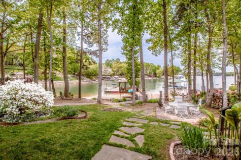 239 Pinnacle Shores Drive Mooresville NC 28117