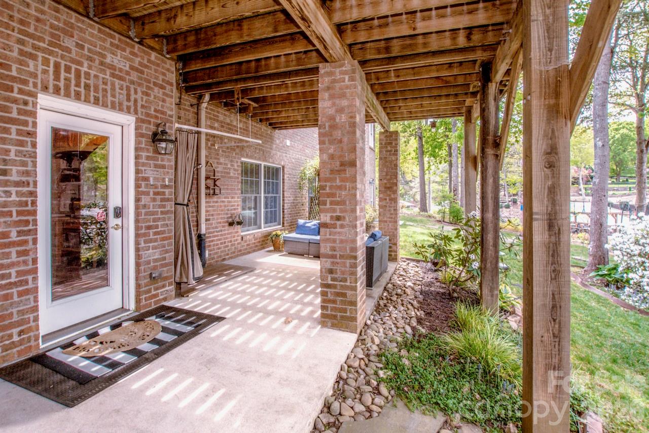 239 Pinnacle Shores Drive Mooresville NC 28117