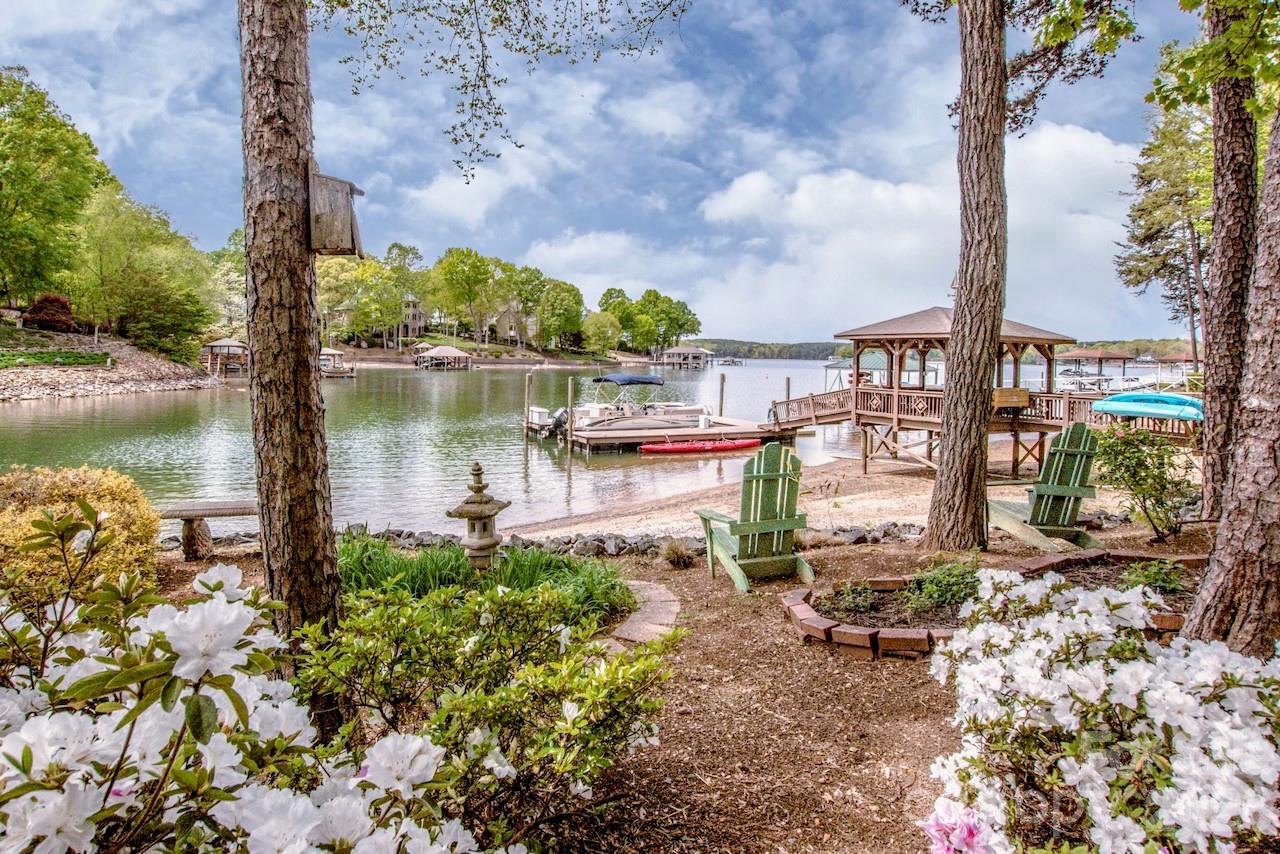 239 Pinnacle Shores Drive Mooresville NC 28117