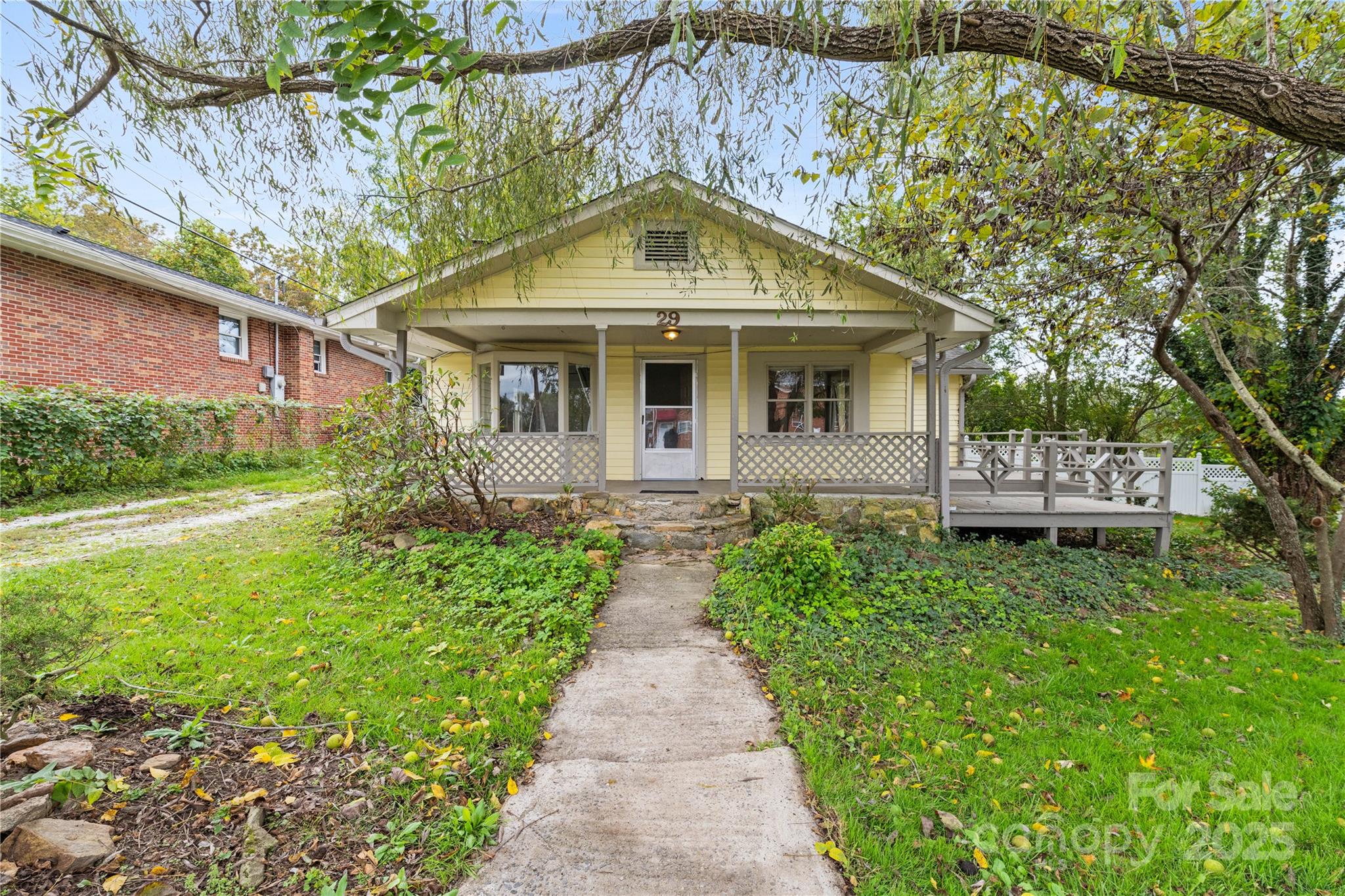 29 Le-an-hurst Road Asheville NC 28803