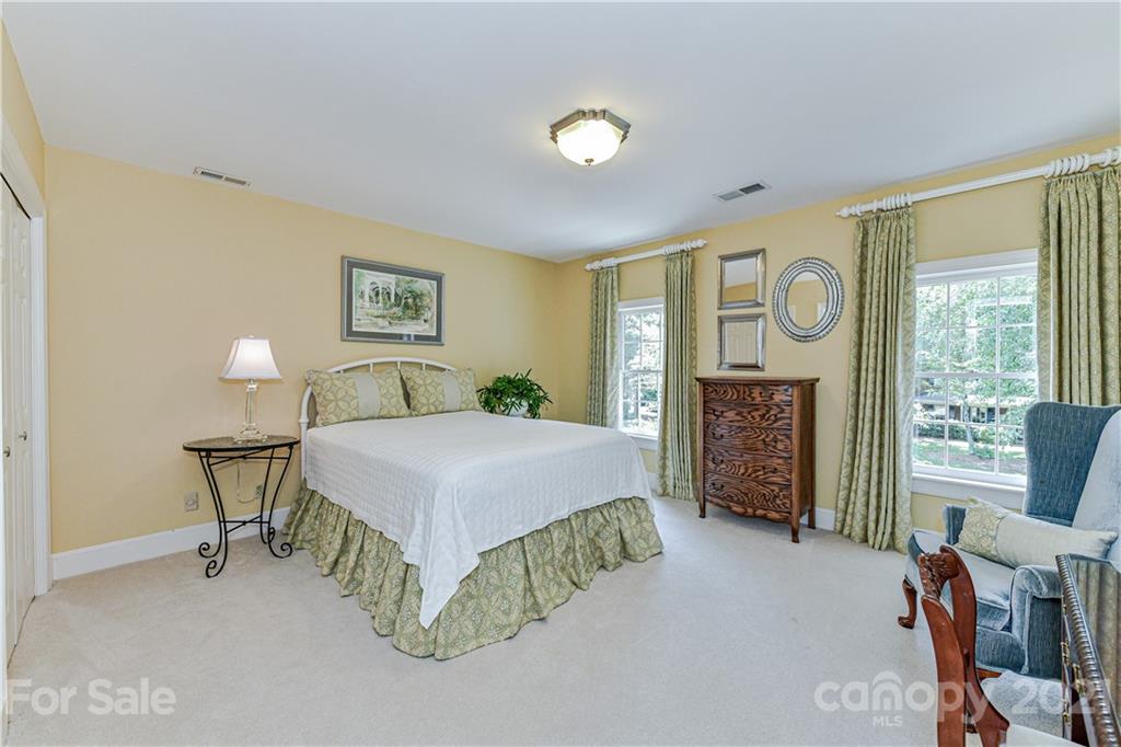 9800 Chatham Oaks Trail Charlotte NC 28210