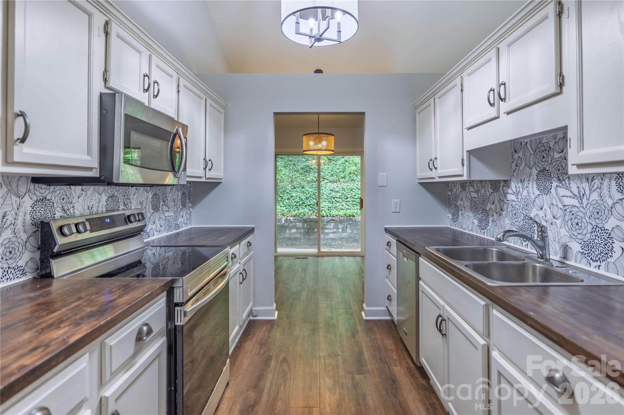 103 Hillside Drive Swannanoa NC 28778