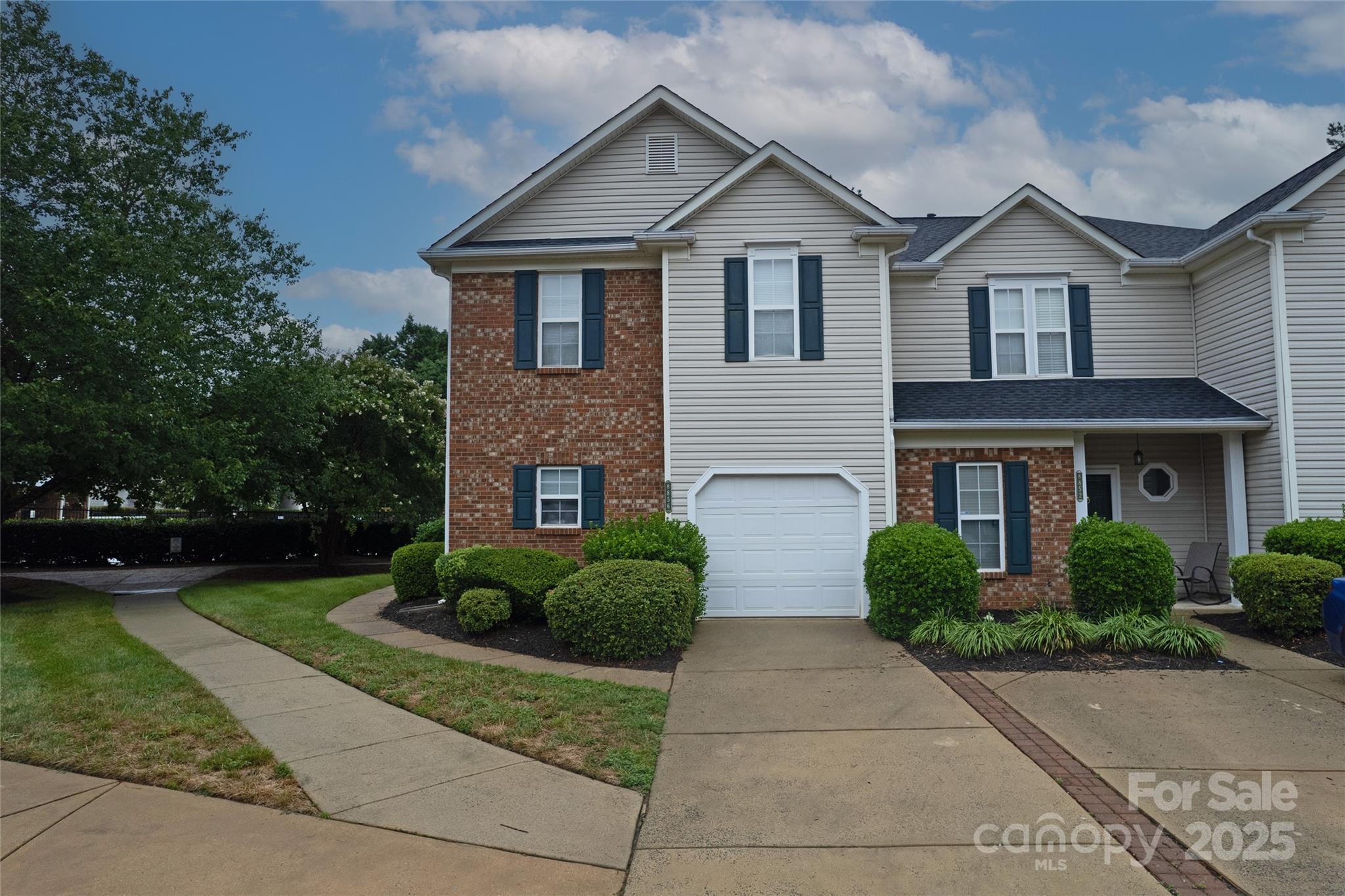 8856 Cinnabay Drive Charlotte NC 28216
