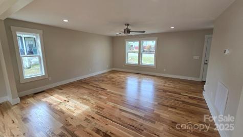 316 S Hill Street Gastonia NC 28052