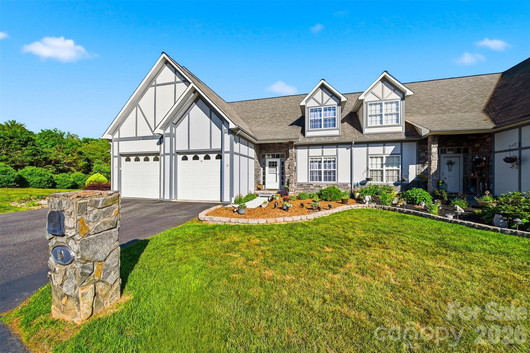 19 Heron Cove Loop Hickory NC 28601