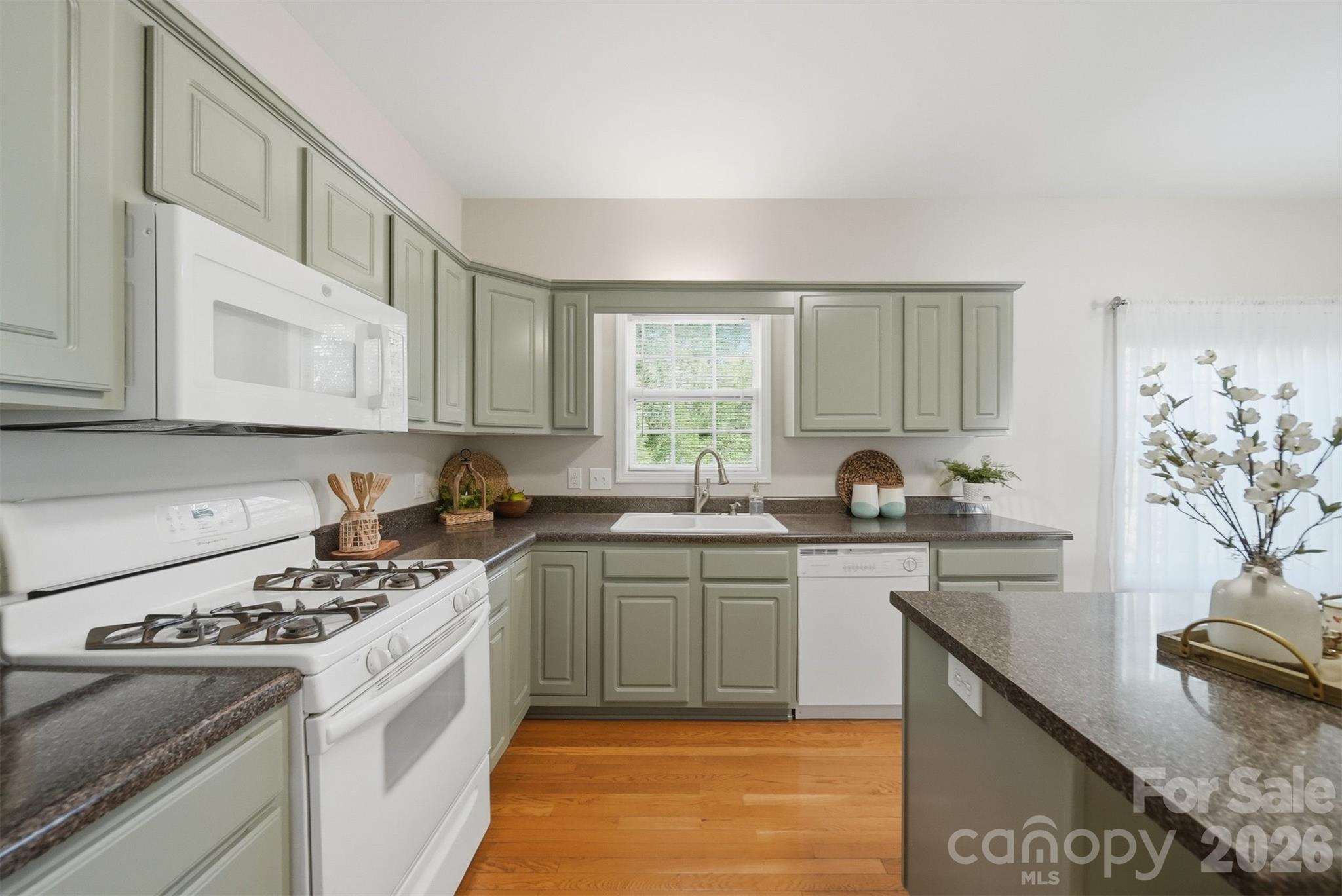 19 Heron Cove Loop Hickory NC 28601