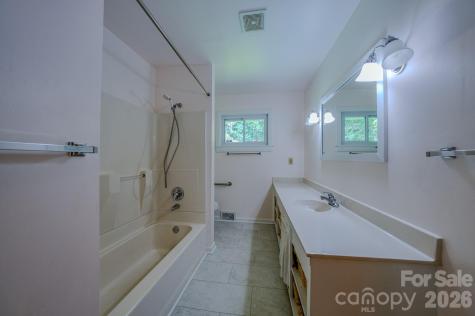 105 Alexander Avenue Swannanoa NC 28778