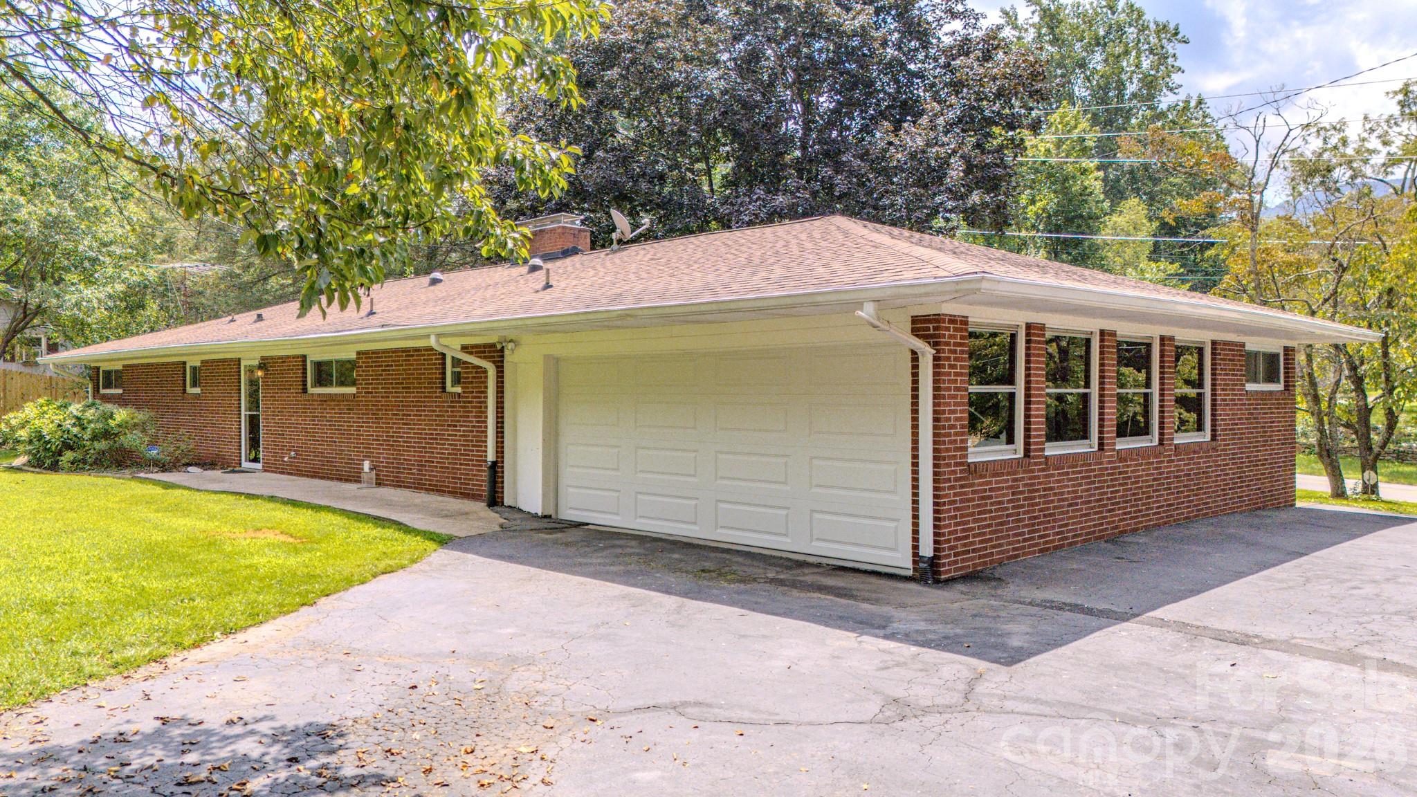 105 Alexander Avenue Swannanoa NC 28778