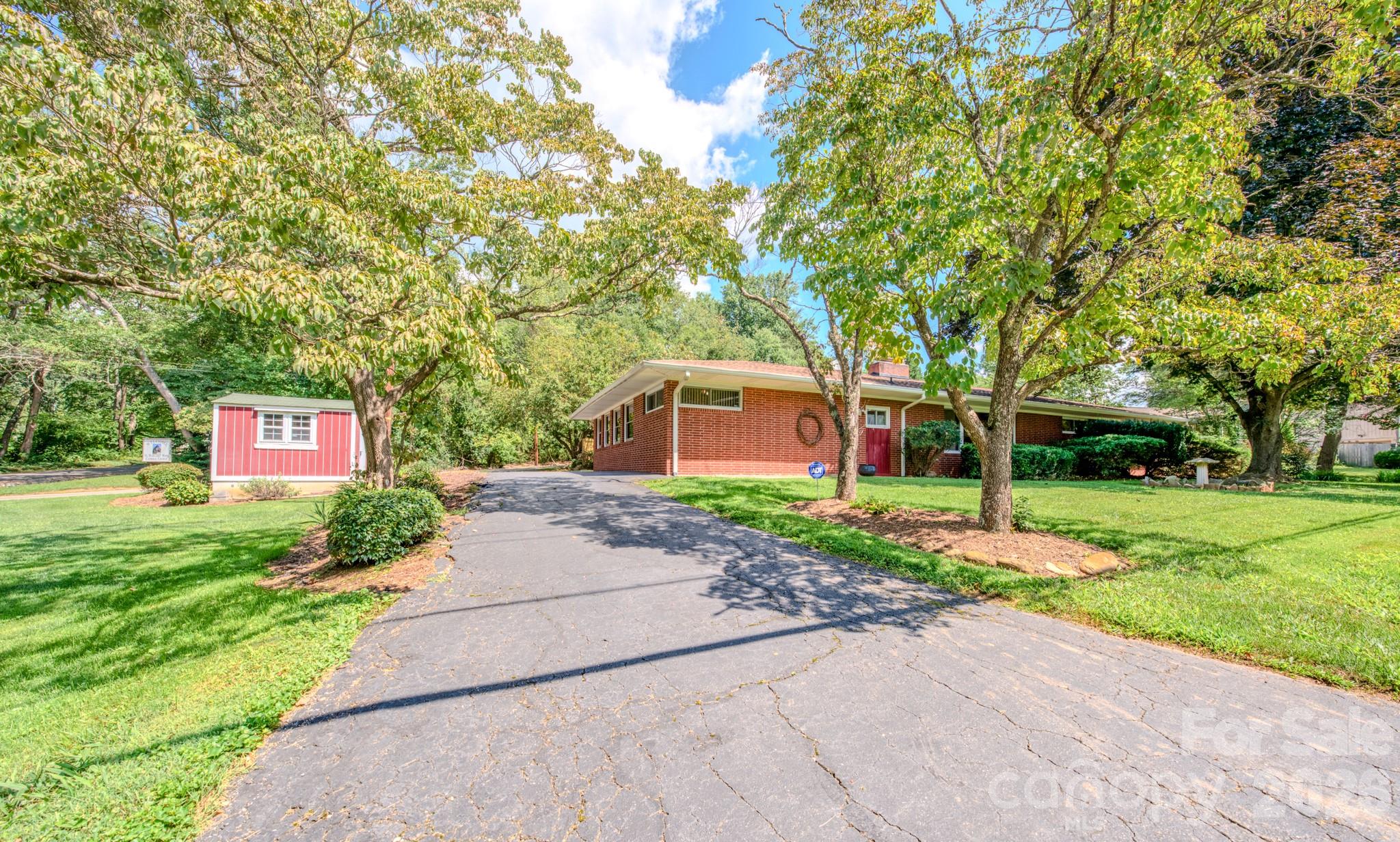 105 Alexander Avenue Swannanoa NC 28778