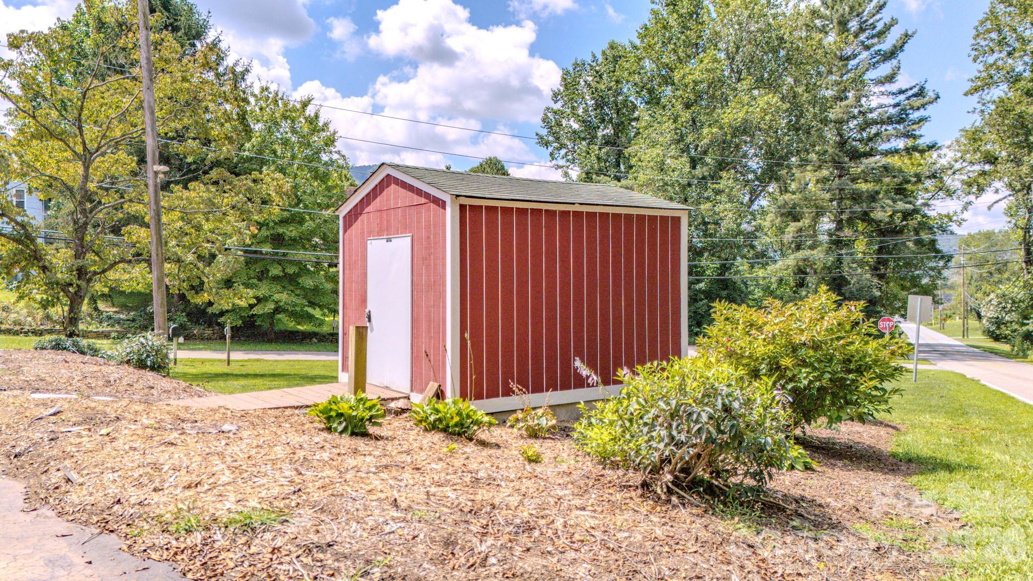 105 Alexander Avenue Swannanoa NC 28778