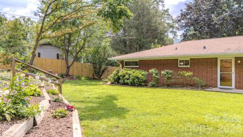 105 Alexander Avenue Swannanoa NC 28778