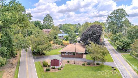 105 Alexander Avenue Swannanoa NC 28778