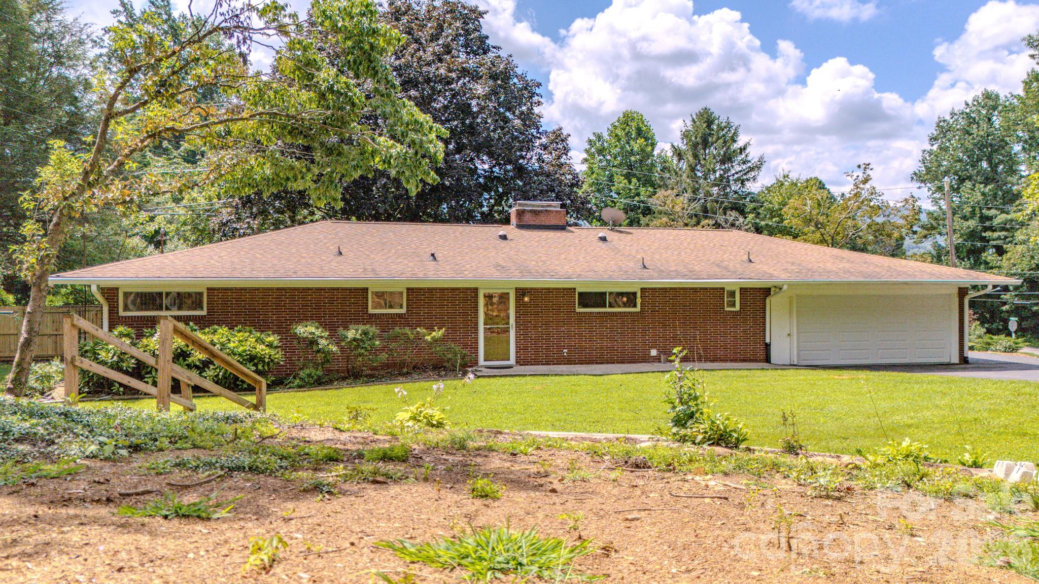 105 Alexander Avenue Swannanoa NC 28778