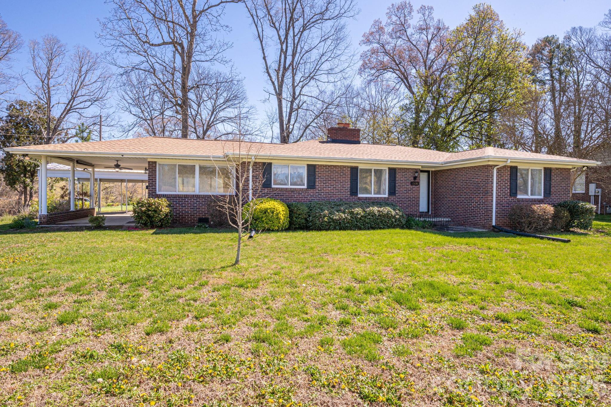 1606 Davis Park Road Gastonia NC 28052