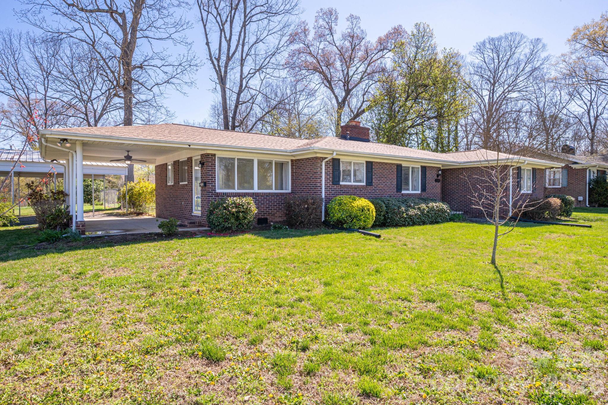 1606 Davis Park Road Gastonia NC 28052